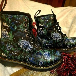 Dr. Martens 1460 Pascal, size 8 women's leather boots